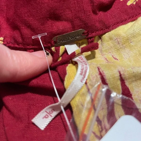 Free People Romper - button down collared shirt , short sleeves. size S - Picture 6 of 6